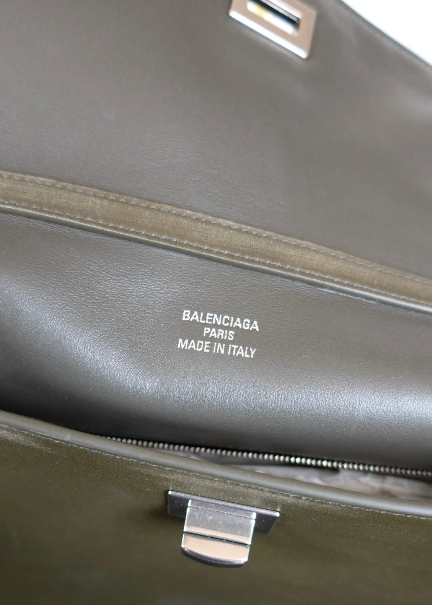 Balenciaga Rodeo Large Handbag Used Effect With Charms in Kaki