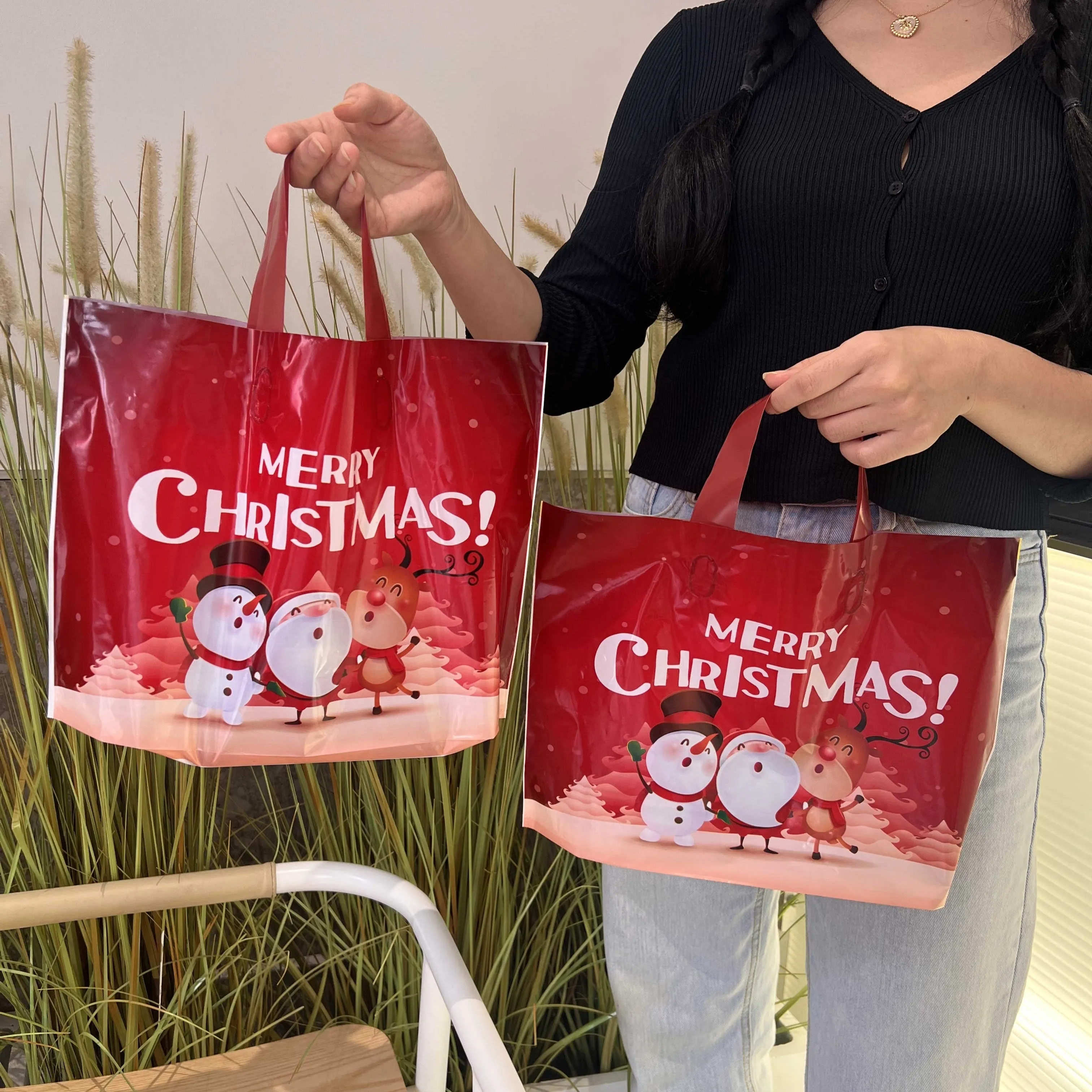 [Customer Favorite] 50pcs Red Christmas Gift Bags - Durable PE Plastic Tote for Holiday Presents, Shopping & Party Favors