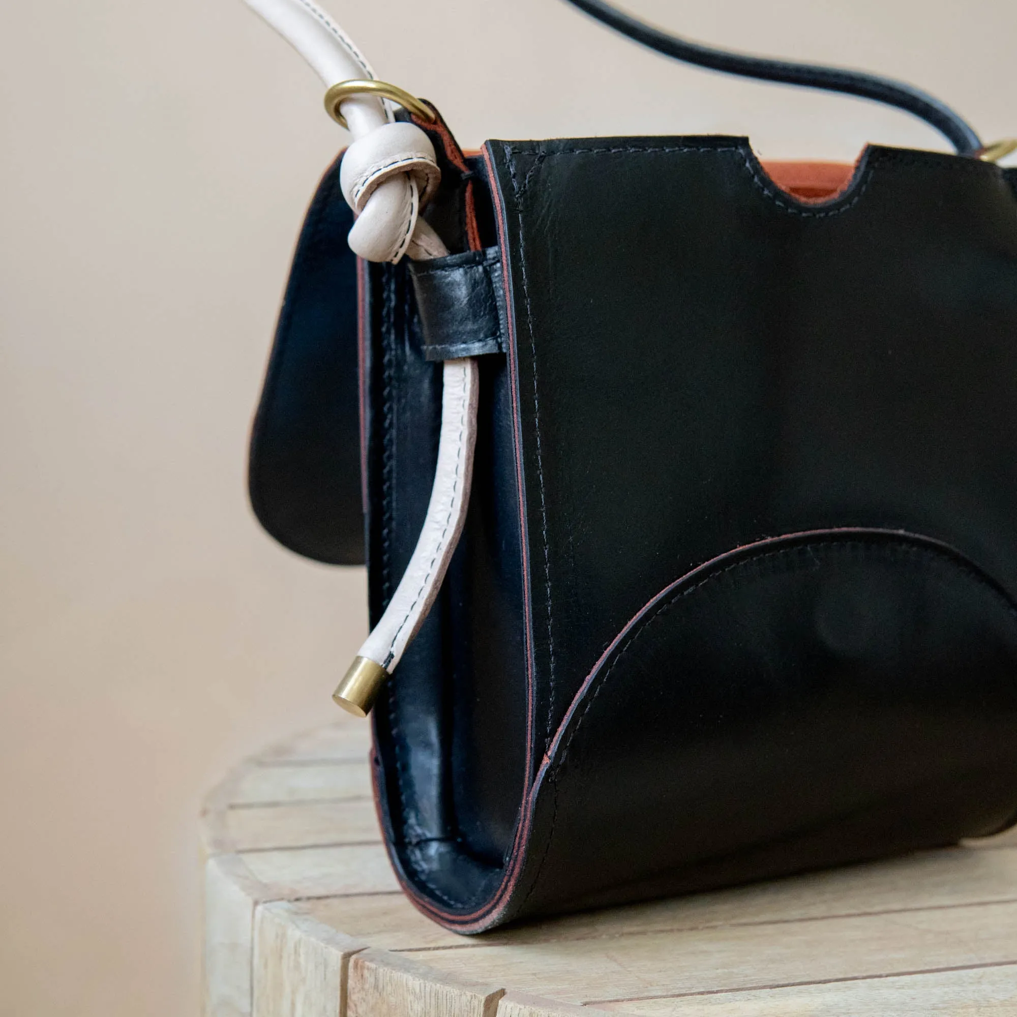 Helga Crossbody, Black