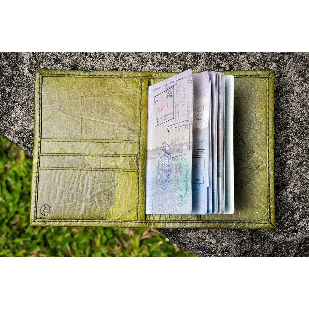 Leaf Leather Travel Wallet - Green