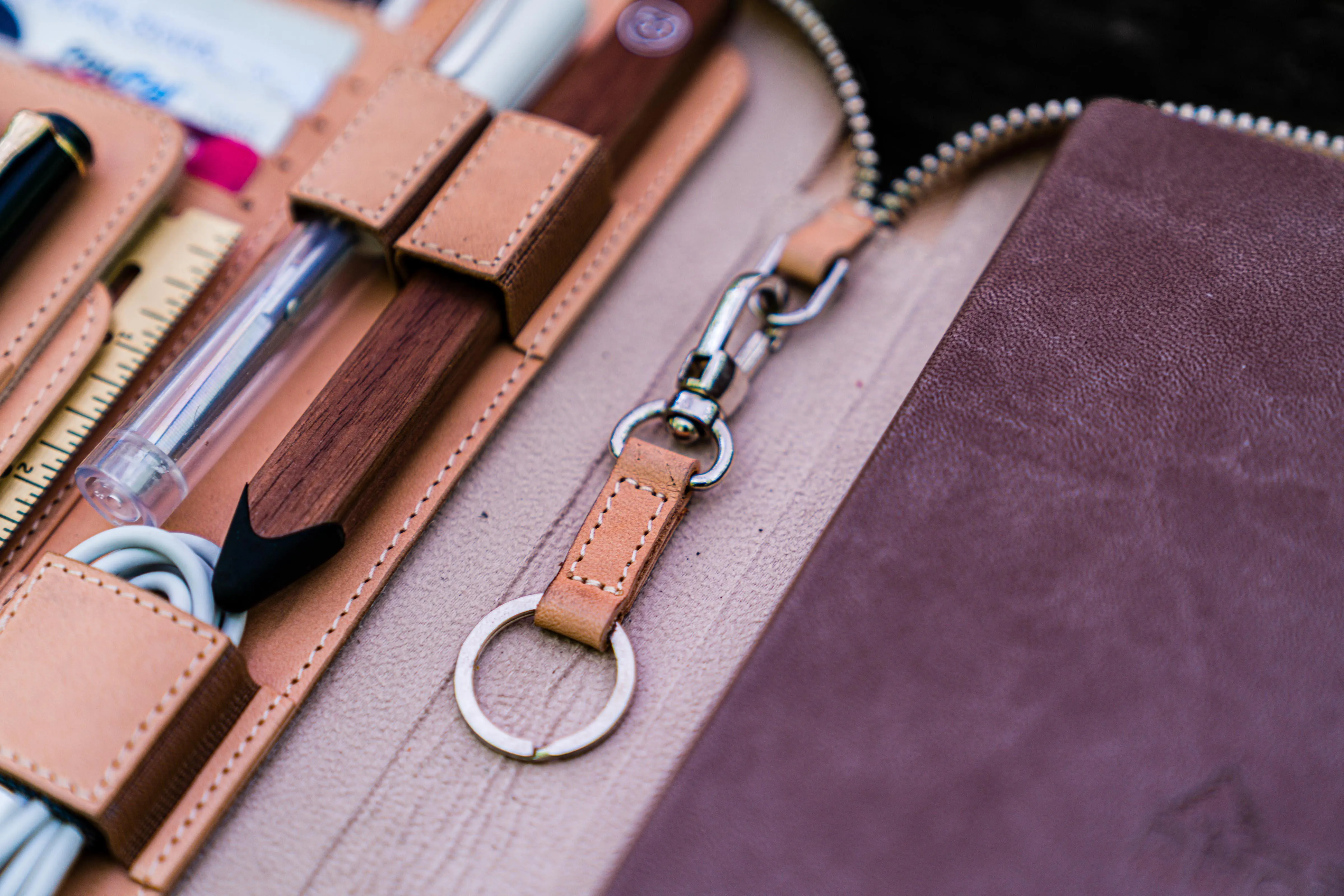 Leather Zippered Rhodia A5 Notebook & iPad Mini Folio - Undyed Leather