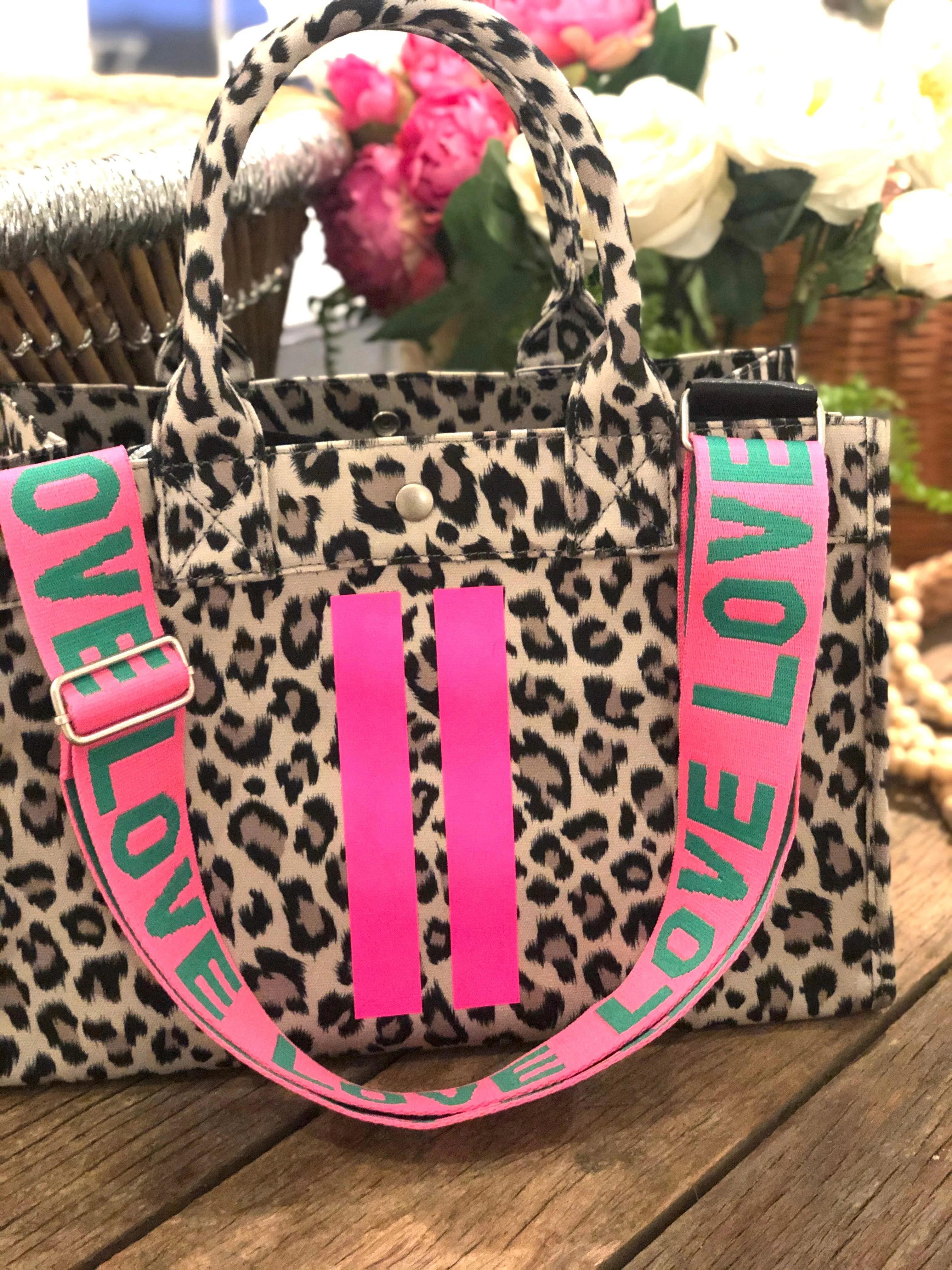 Midi East West Bag: Leopard