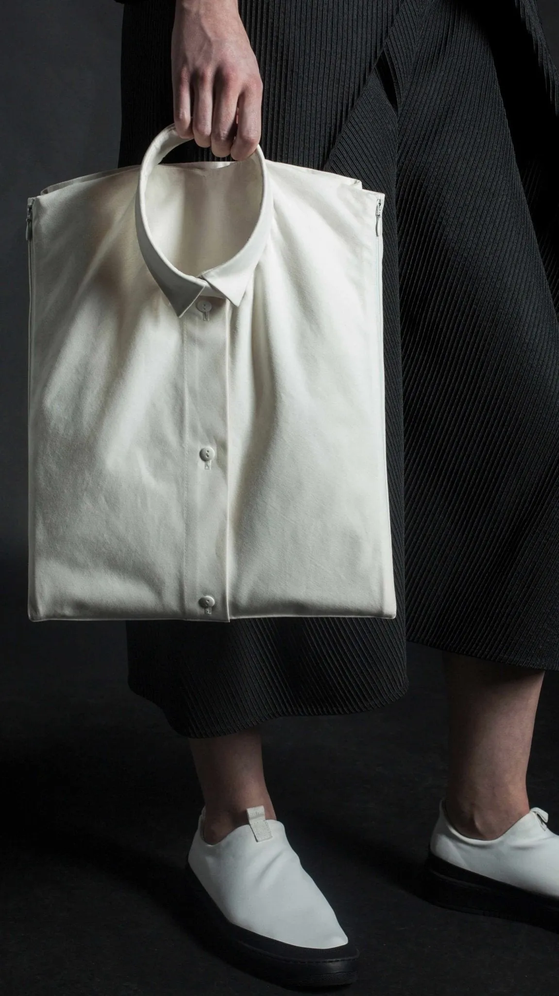 NORMCORE 2-way transforming piece: shirt / bag