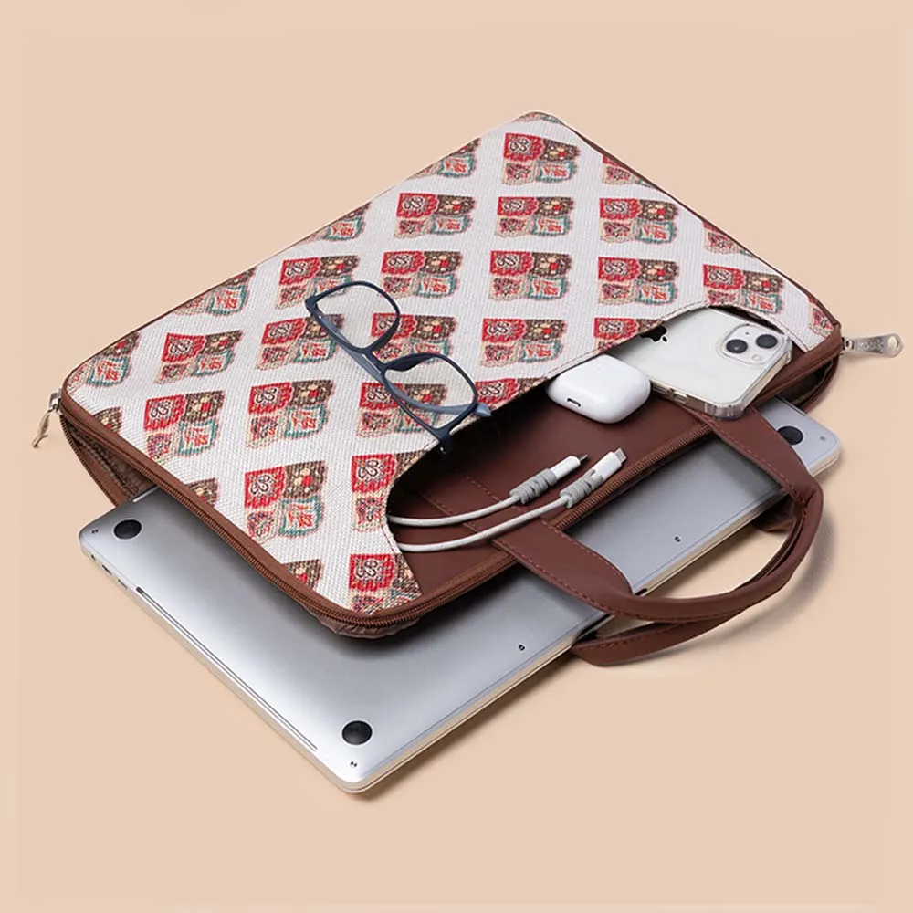 Seashell Motif White L-Zippered Laptop Sleeve