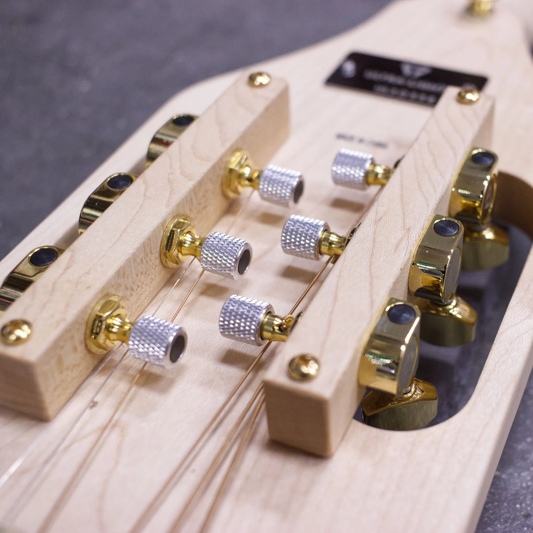 Ultra-Light Acoustic Mod Shop (Maple/ Gold Hardware/ Gold Locking Tuners)