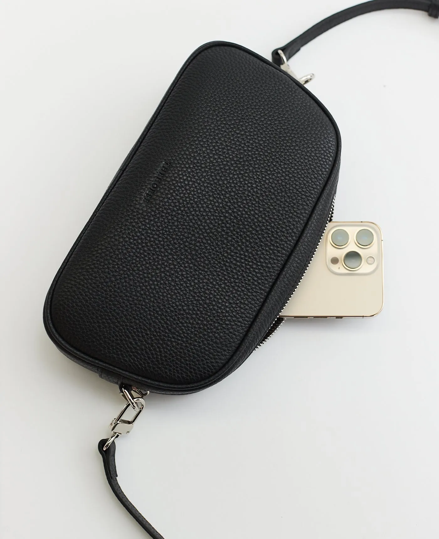 Wyn Crossbody Bag: Black